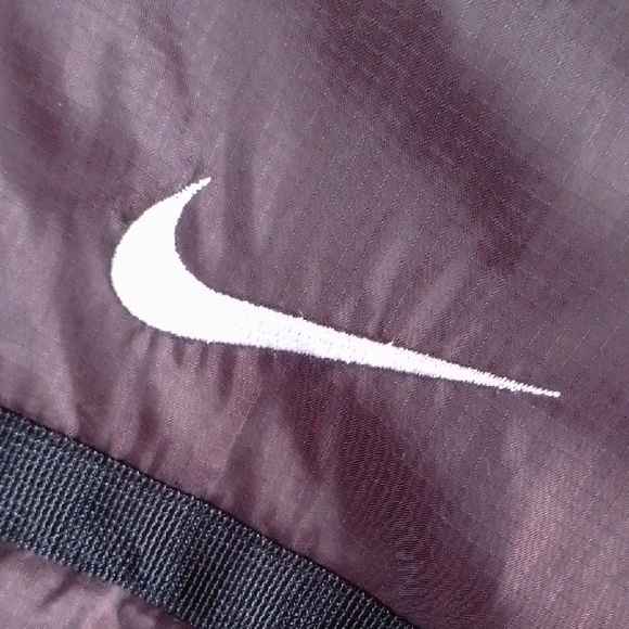 Vintage 90s Nike Men's Black and Brown Puffer Jacket - Picture 5 of 12